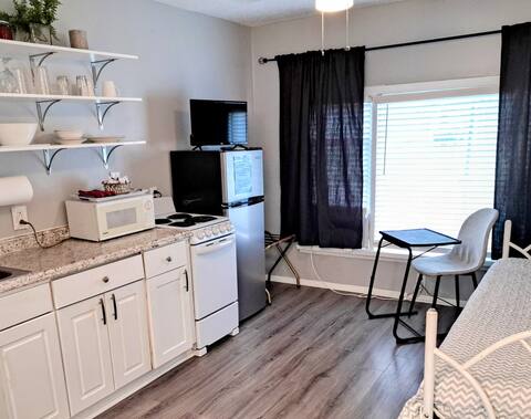 Cozy Efficiency Apartment #22
