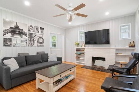 SuperHost | 3bd Private Home | Walk to Metro