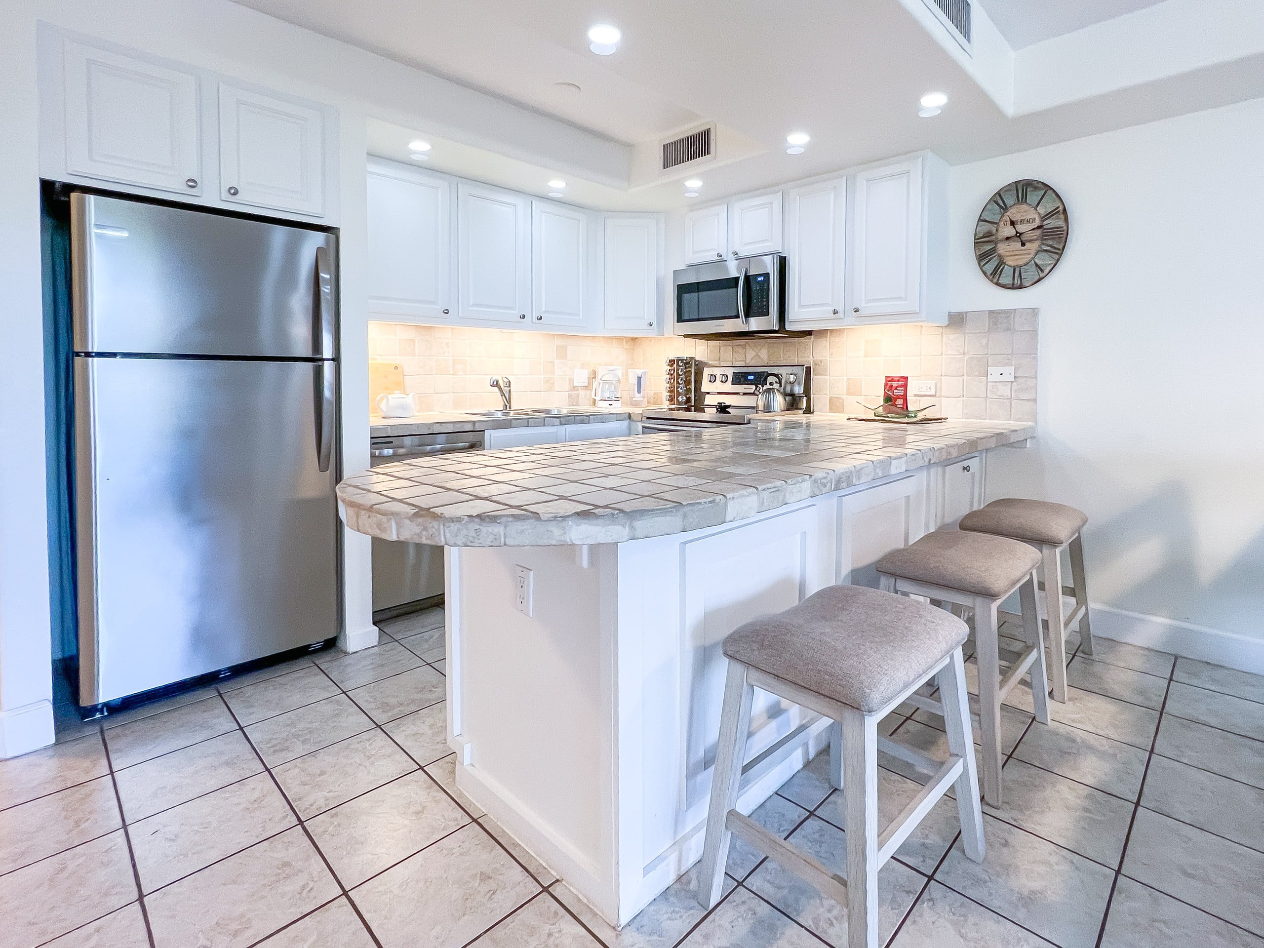 Condo in Kihei · ★4.81 · 1 bedroom · 2 beds · 2 private baths - Image 9
