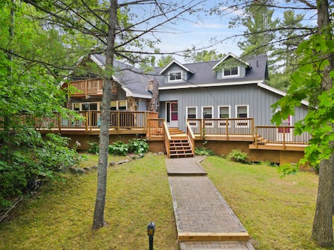 Muskoka Oasis: Hot Tub, Sauna & Nature Retreat