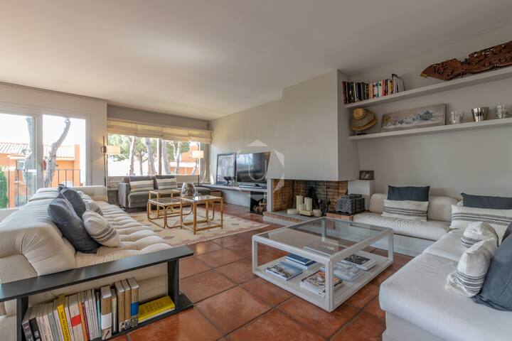 Pagell – Cozy, Pool, 2 min. walk to Port-Bo beach gallery image 5