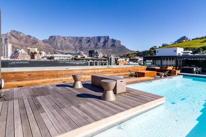 The Presidential Suite Corner Penthouse Docklands gallery image 4