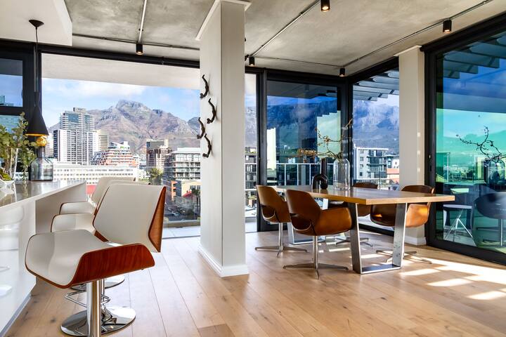 The Presidential Suite Corner Penthouse Docklands gallery image 3