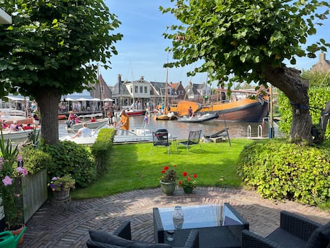 Popular Airbnb listing: Waterfront studio in the center of Heeg in Súdwest Fryslân