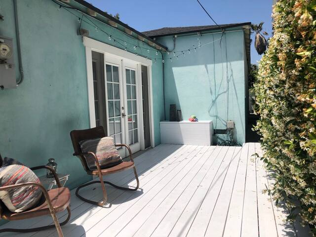 Iconic Venice Beach Bungalow gallery image 2