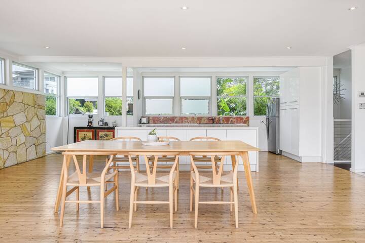 Substantial family home with harbour views gallery image 2