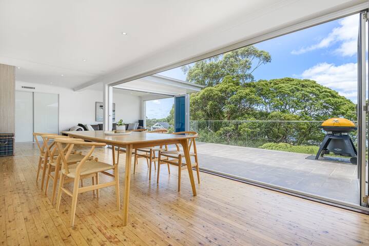 Substantial family home with harbour views gallery image 3