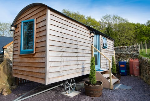 Top performing Airbnb: Cwt y Gader Shepherds Hut.Free parking on premises in Southern, Northern