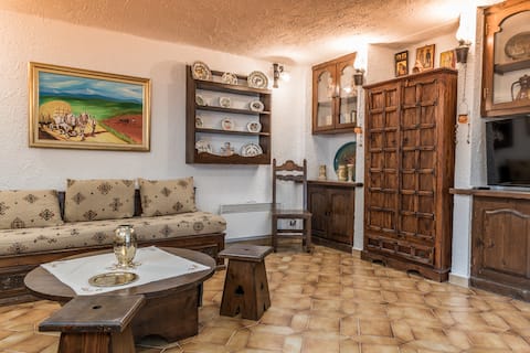 Successful Airbnb property: Soho House in Δήμος Ωρωπού