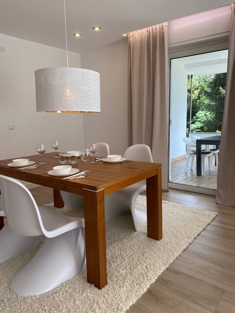 Noble apartment with balcony, patio, park. spaces