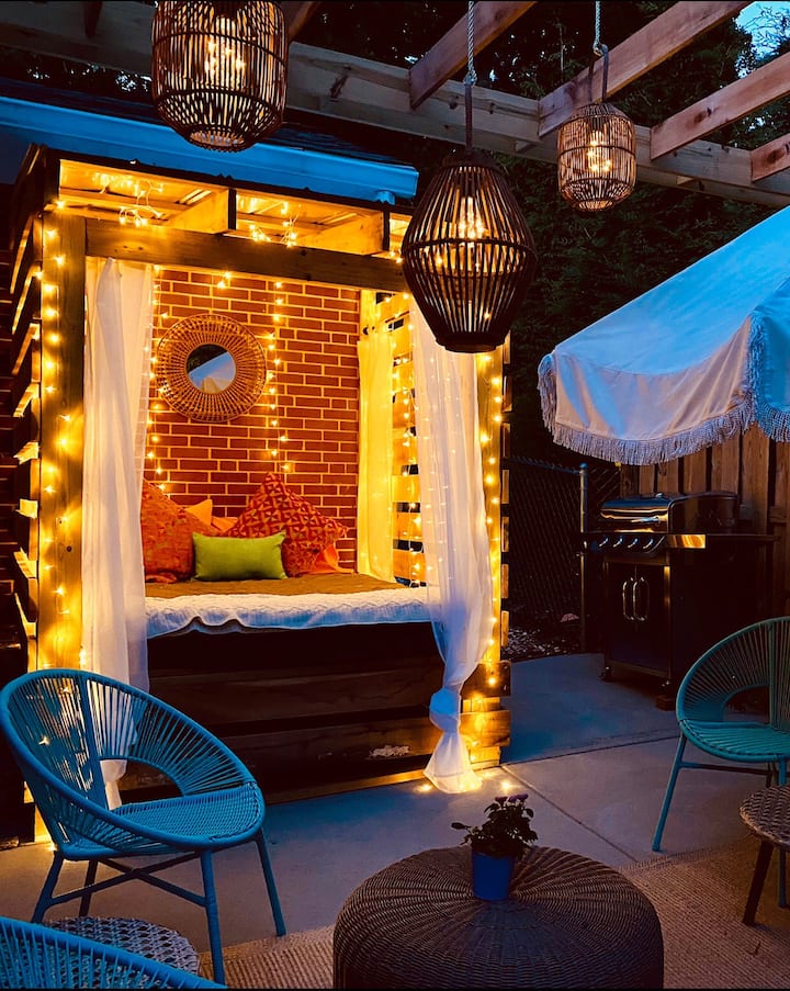 South Asheville Sweet Bungalow With Cozy Cabana Houses for Rent in