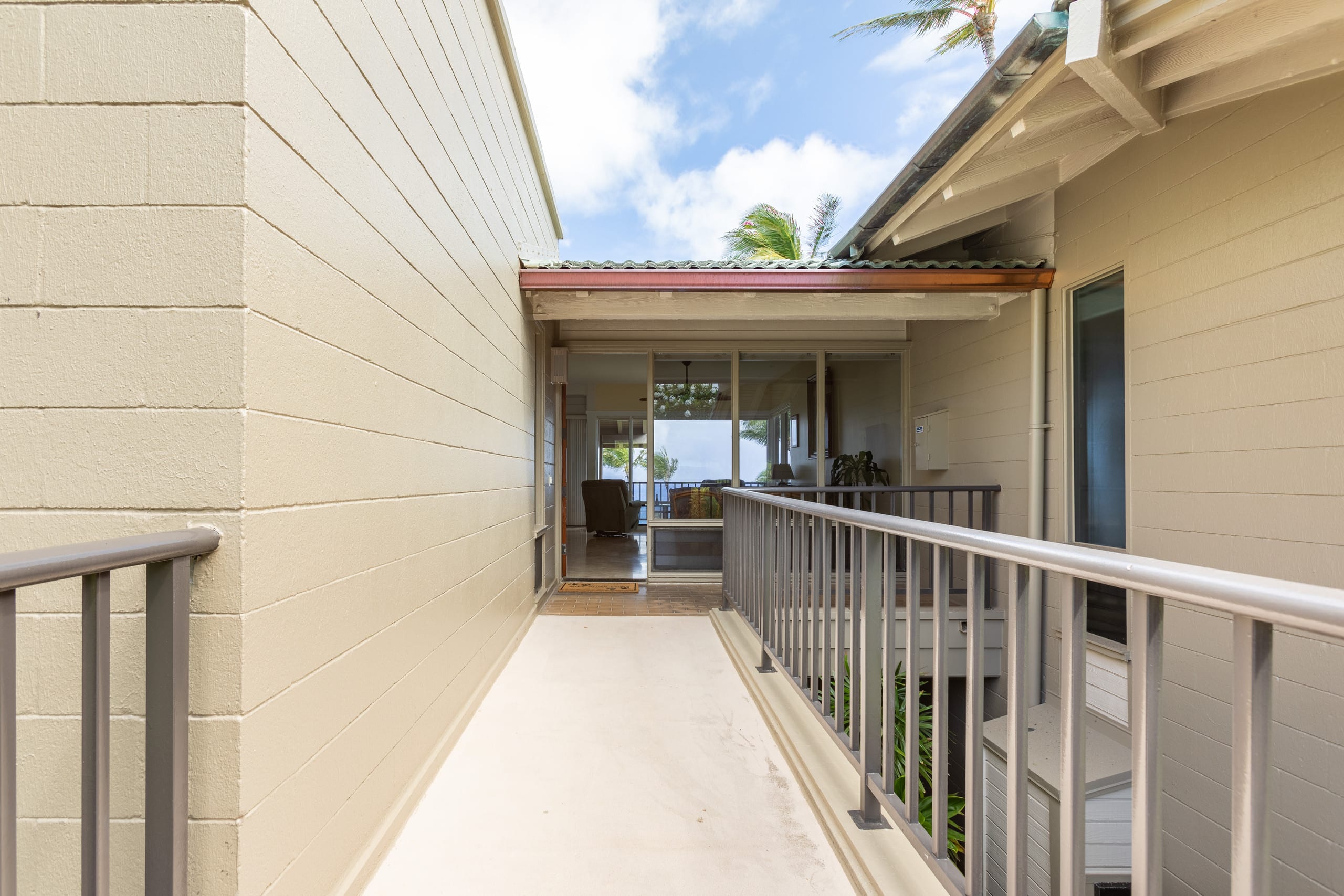 Condo in Lahaina · ★4.92 · 1 bedroom · 2 beds · 1 bath - Image 41