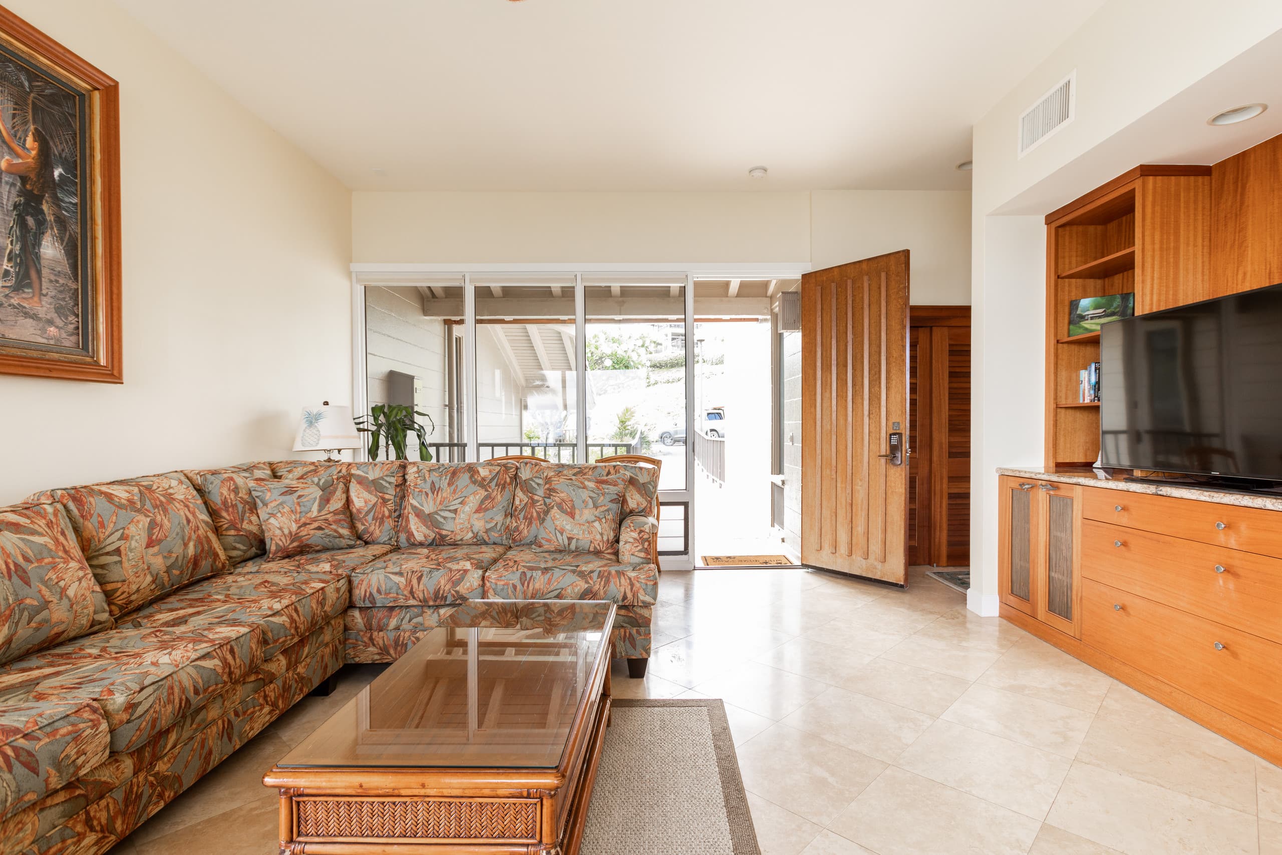 Condo in Lahaina · ★4.92 · 1 bedroom · 2 beds · 1 bath - Image 3