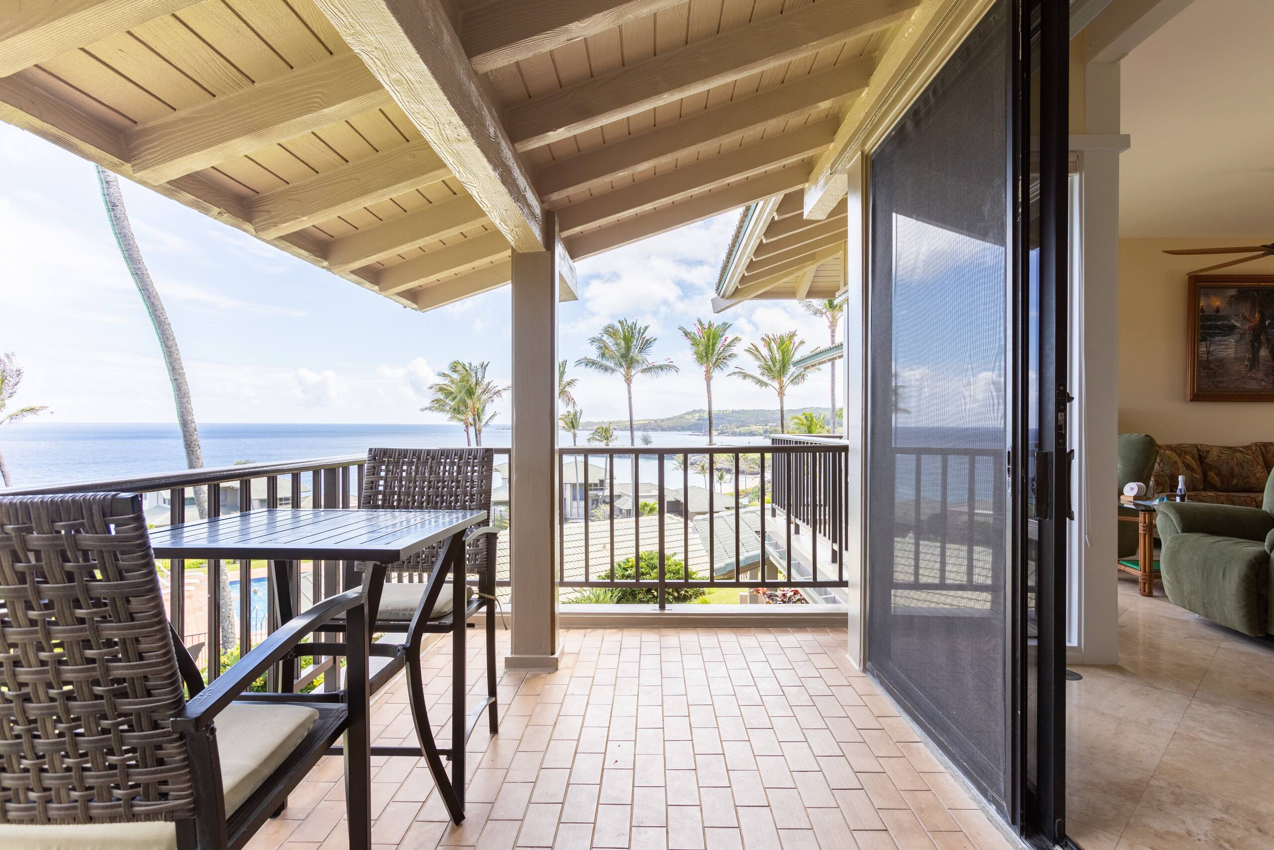 Condo in Lahaina · ★4.92 · 1 bedroom · 2 beds · 1 bath - Image 38