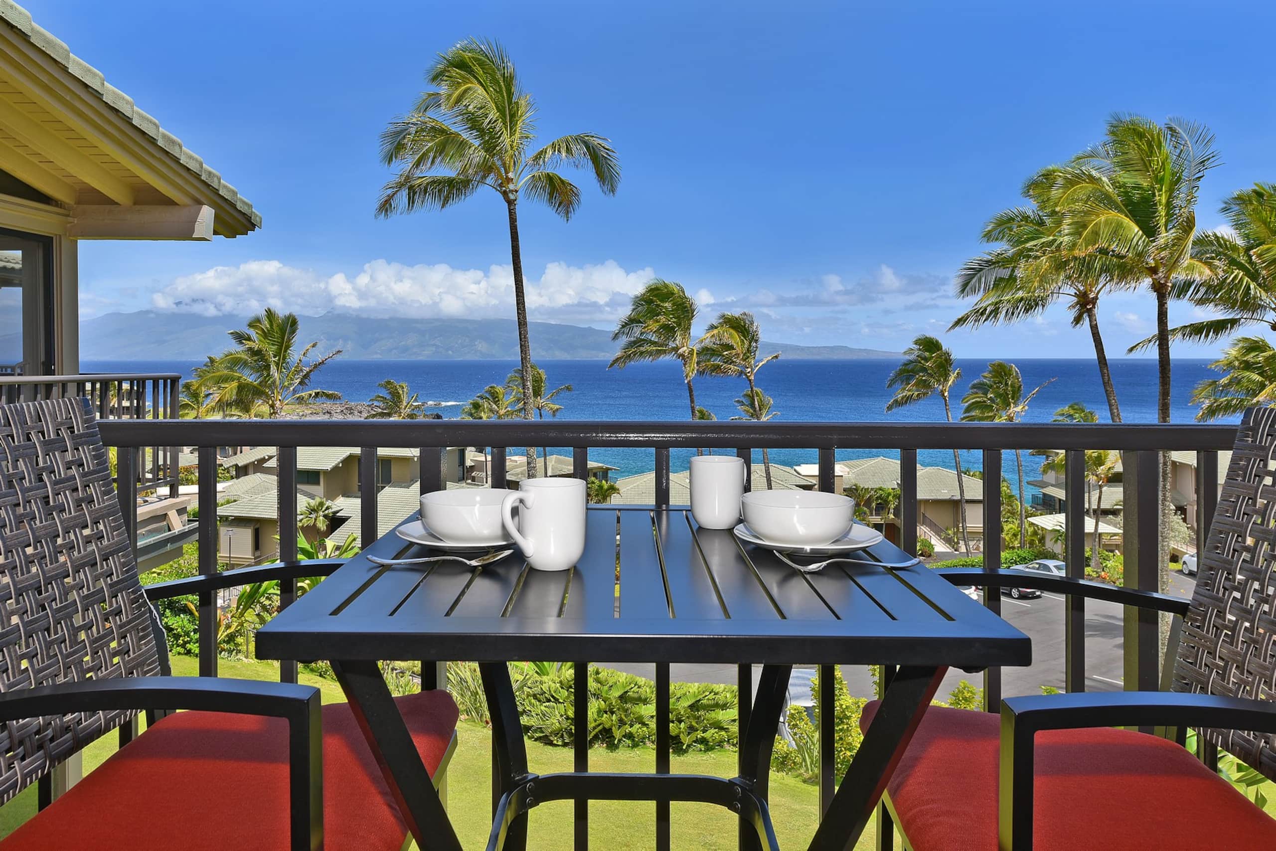 Condo in Lahaina · ★4.92 · 1 bedroom · 2 beds · 1 bath - Image 13