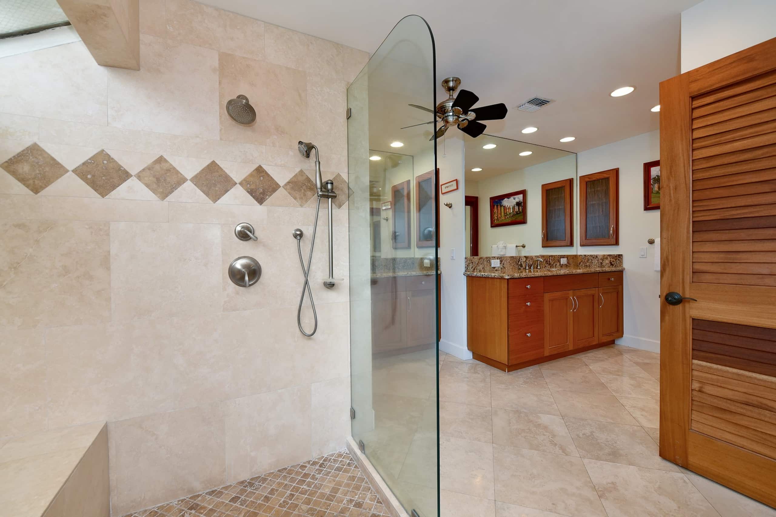 Condo in Lahaina · ★4.92 · 1 bedroom · 2 beds · 1 bath - Image 19
