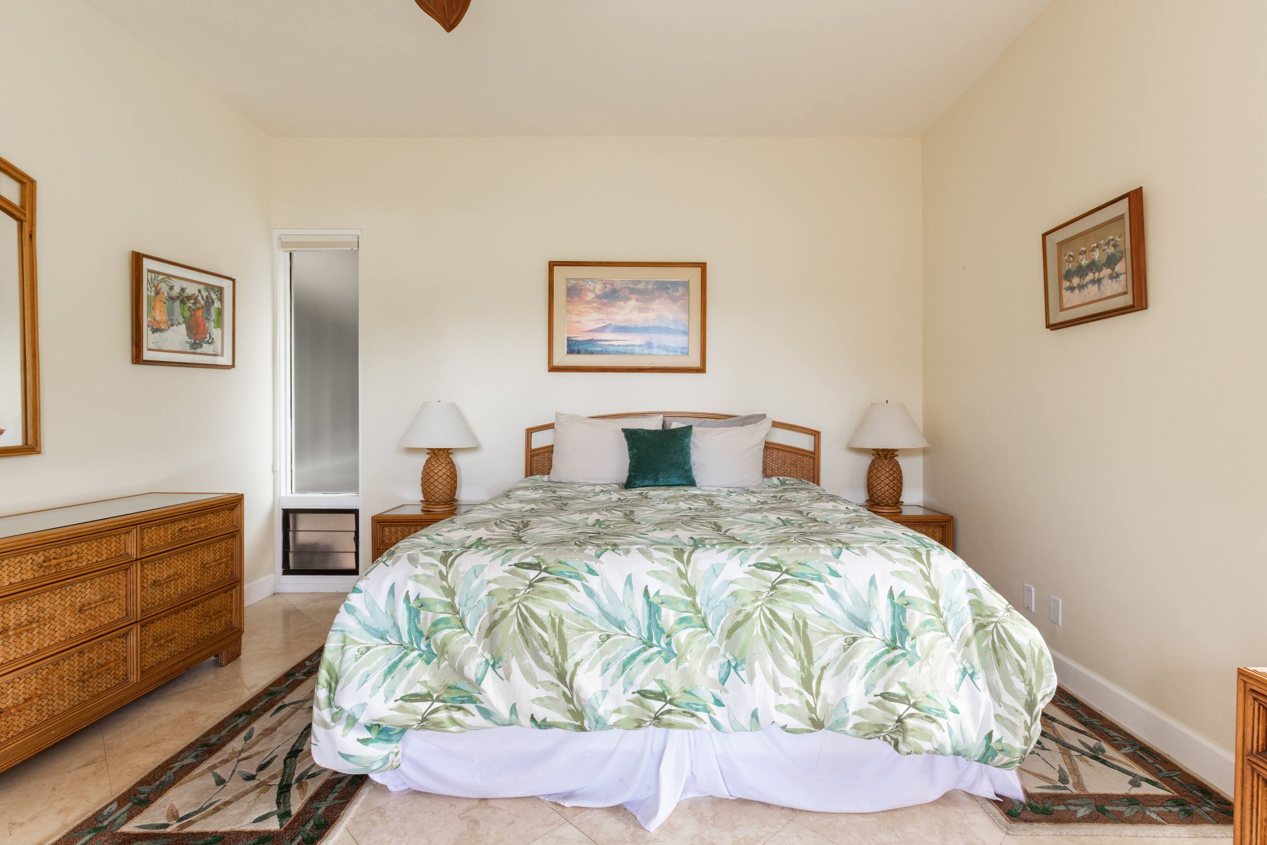 Condo in Lahaina · ★4.92 · 1 bedroom · 2 beds · 1 bath - Image 4