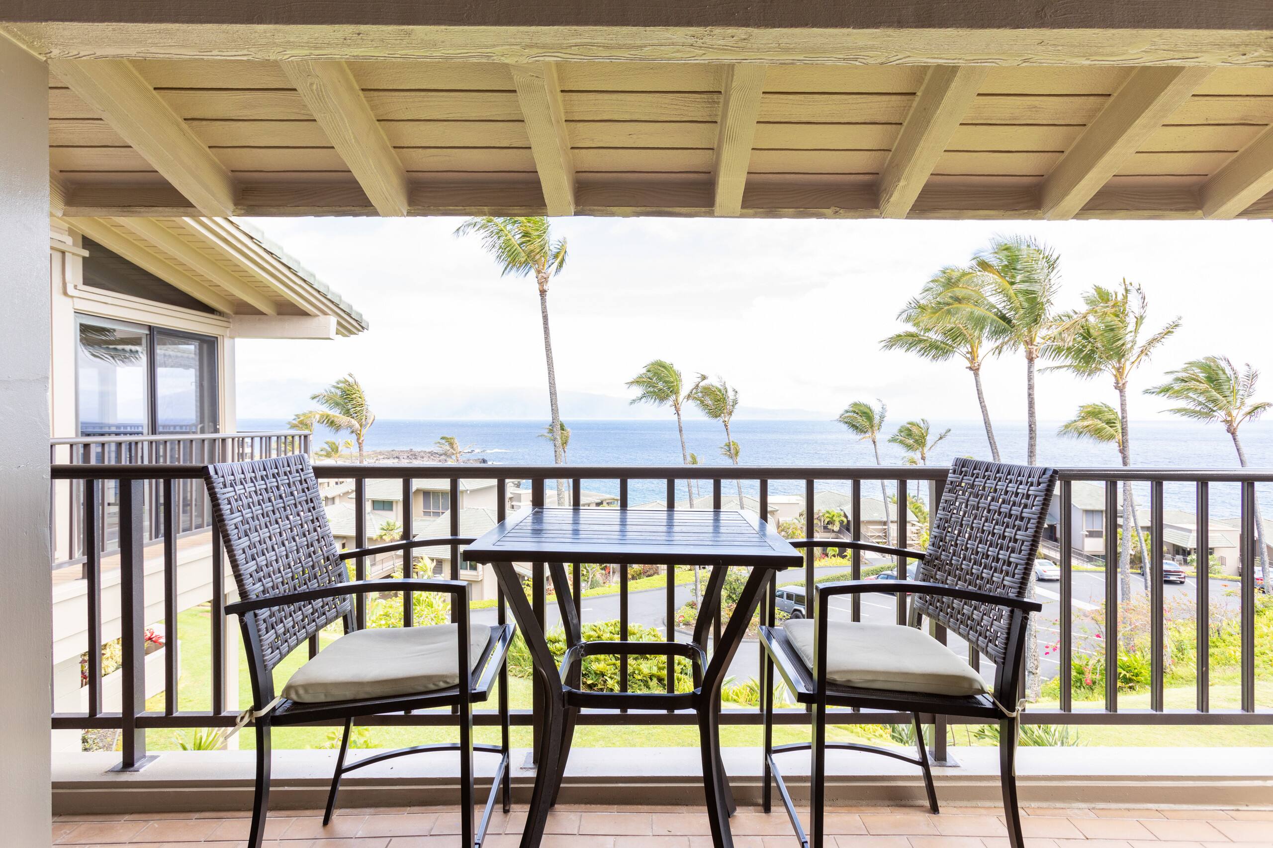 Condo in Lahaina · ★4.92 · 1 bedroom · 2 beds · 1 bath - Image 5