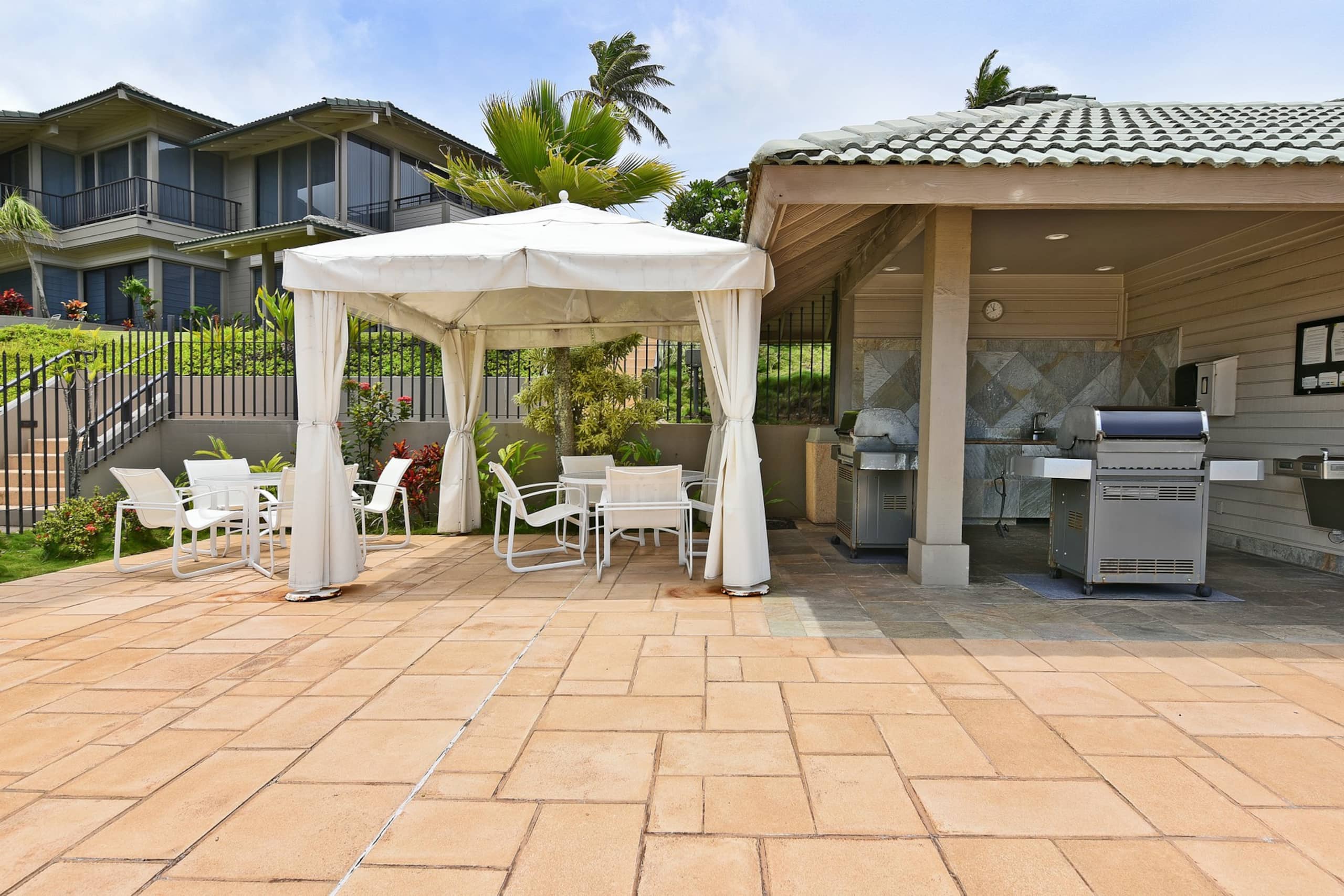 Condo in Lahaina · ★4.92 · 1 bedroom · 2 beds · 1 bath - Image 15