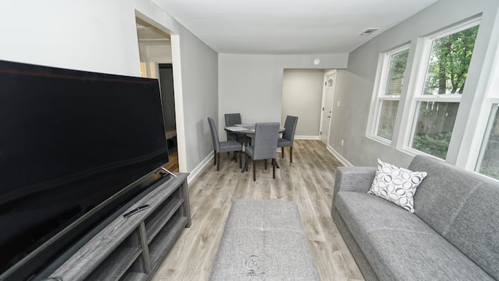 Modern 3 Bedroom House, Quiet Residential Street. - Antioch, IL