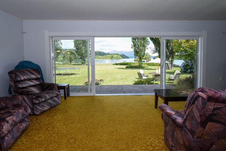 Lake Front Retreat With Jetty - Lake Tarawera - Rotorua