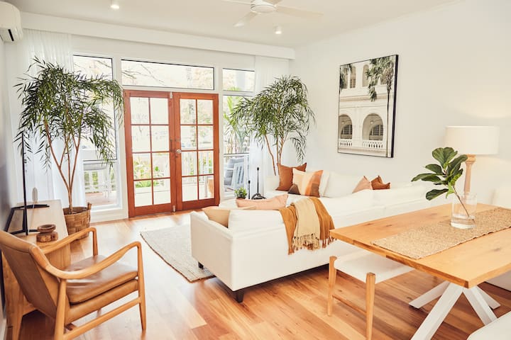 Sandy Beach 3, a 3 Bed villa on the Noosa River