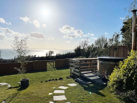 Beautiful cottage, amazing views, Finnish hot tub