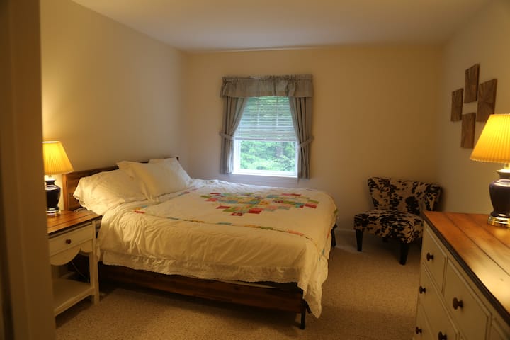 Level 2 : King Bedroom