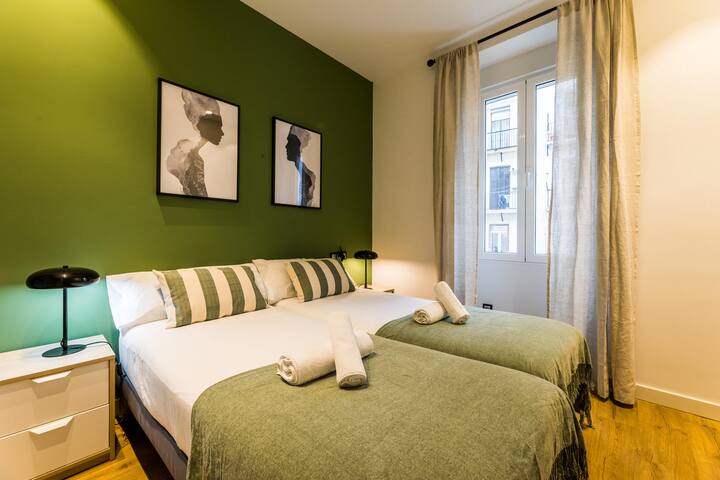 Boulevard Suite: 2 min from La Concha Beach gallery image 4