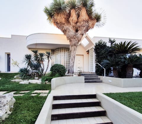 Villa Amato: Luxurious Villa in an Exclusive Area