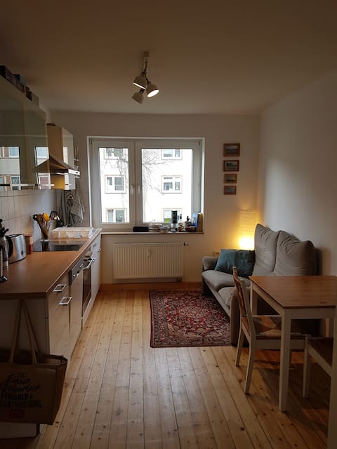 Cozy, bright apartment in the heart of Bo-Ehrenfeld