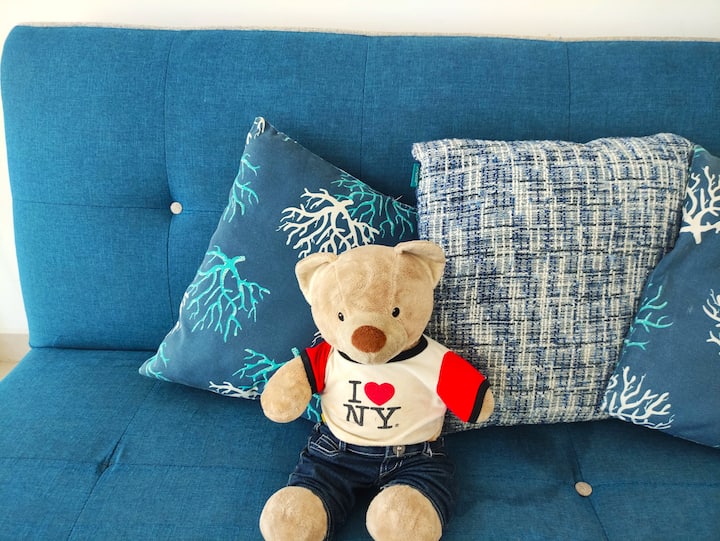 ACA è PULQUITO гледа NETFLIX по напорниот ден.