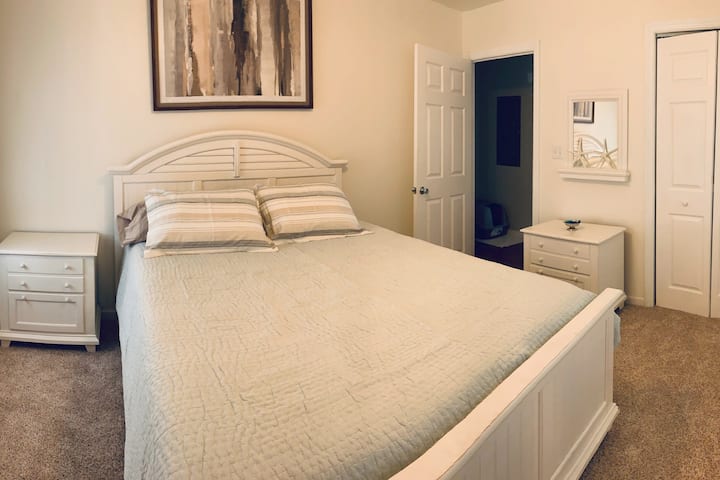 Втората спалня разполага с двойно легло с нов матрак Caspar!