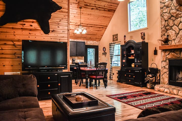 *Deck And Firepit!* + Cozy Bunkhouse - Murphy, NC