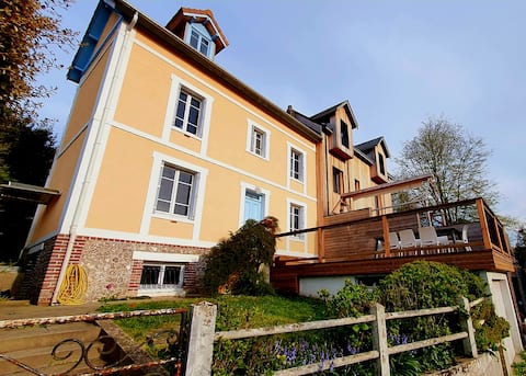 Petites Dalles, close to the beach, terrace with sea view