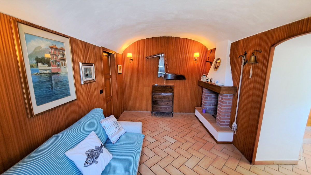 Top Airbnb: Lierna Castle - Achille's Lair in Lierna