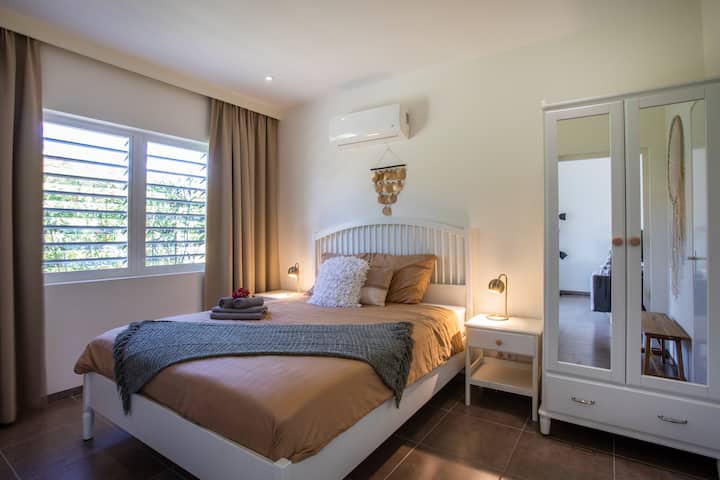 Spavaća soba 1_bračni krevet_s klima-uređajem