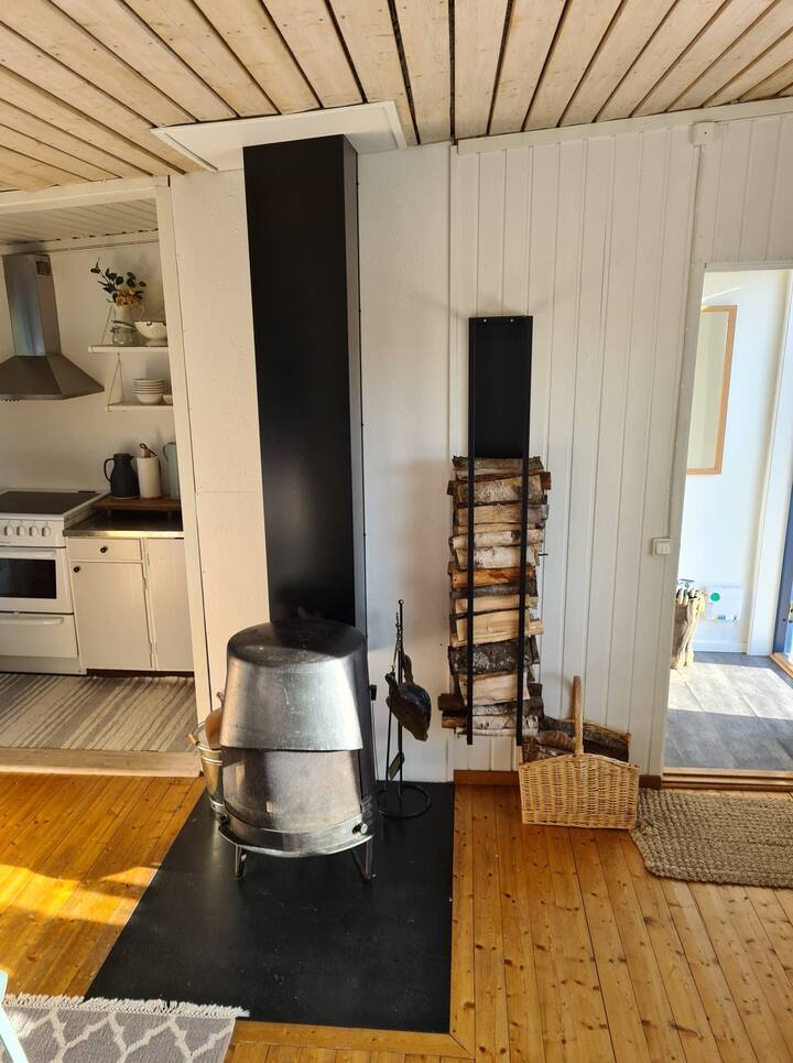 Mysig Sommarstuga Med Strandläge För Hela Familjen - Holmsund