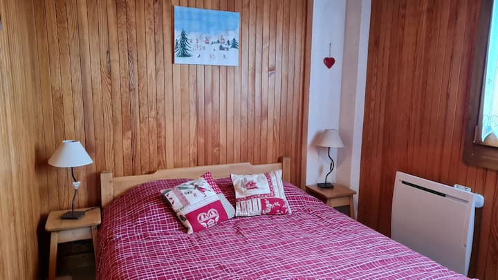 Habitación 2
- 1 cama doble en 140