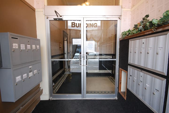 National Building 200 - Ogden, IA