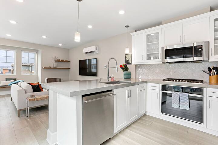 Modern Mission Beach Townhome – 3BR/2BA gallery image 4