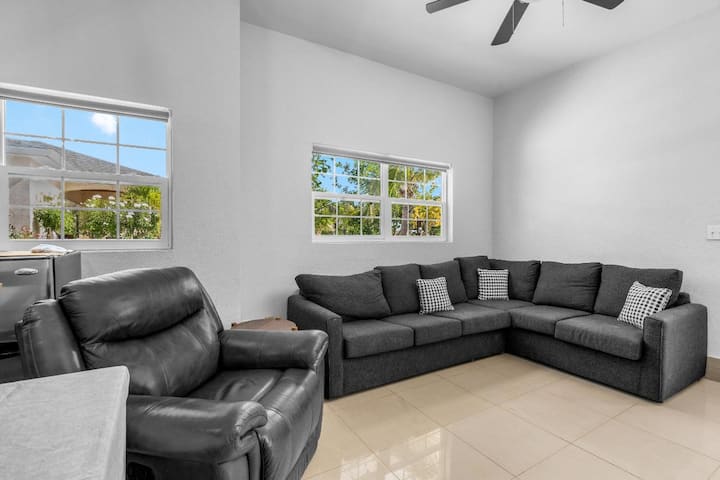 Sun Villa-family Friendly Villa Close To The Beach - Îles Turks et Caïques
