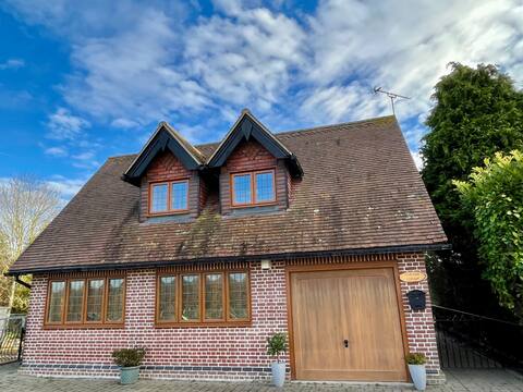 3 bedroom Country Cottage on Equestrian Farm