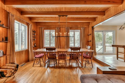 Chalet Peninsula River Front