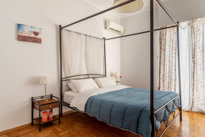 Exquisite 3BDR/2Bath apt in Acropolis &Netflix gallery image 4