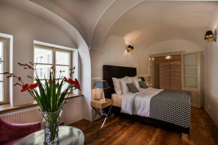 Old Town Square Residence Bambur – 6 people gallery image 4