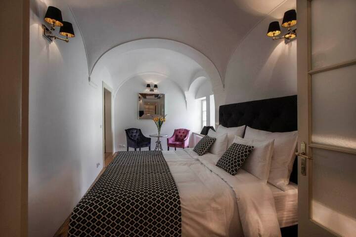 Old Town Square Residence Bambur – 6 people gallery image 3