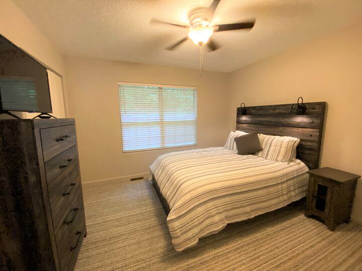 带标准双人床的后厅