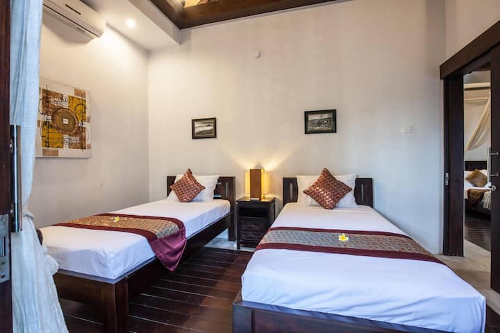 חדר שינה רביעי עם 2 מיטות יחיד