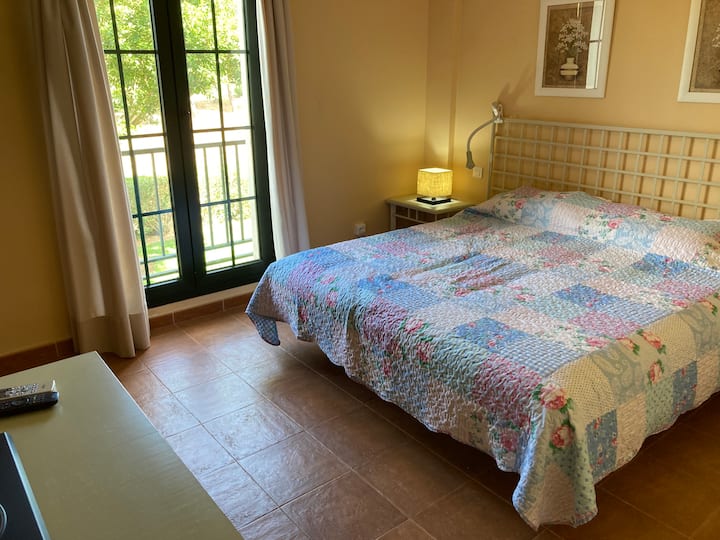 საძინებელი 1